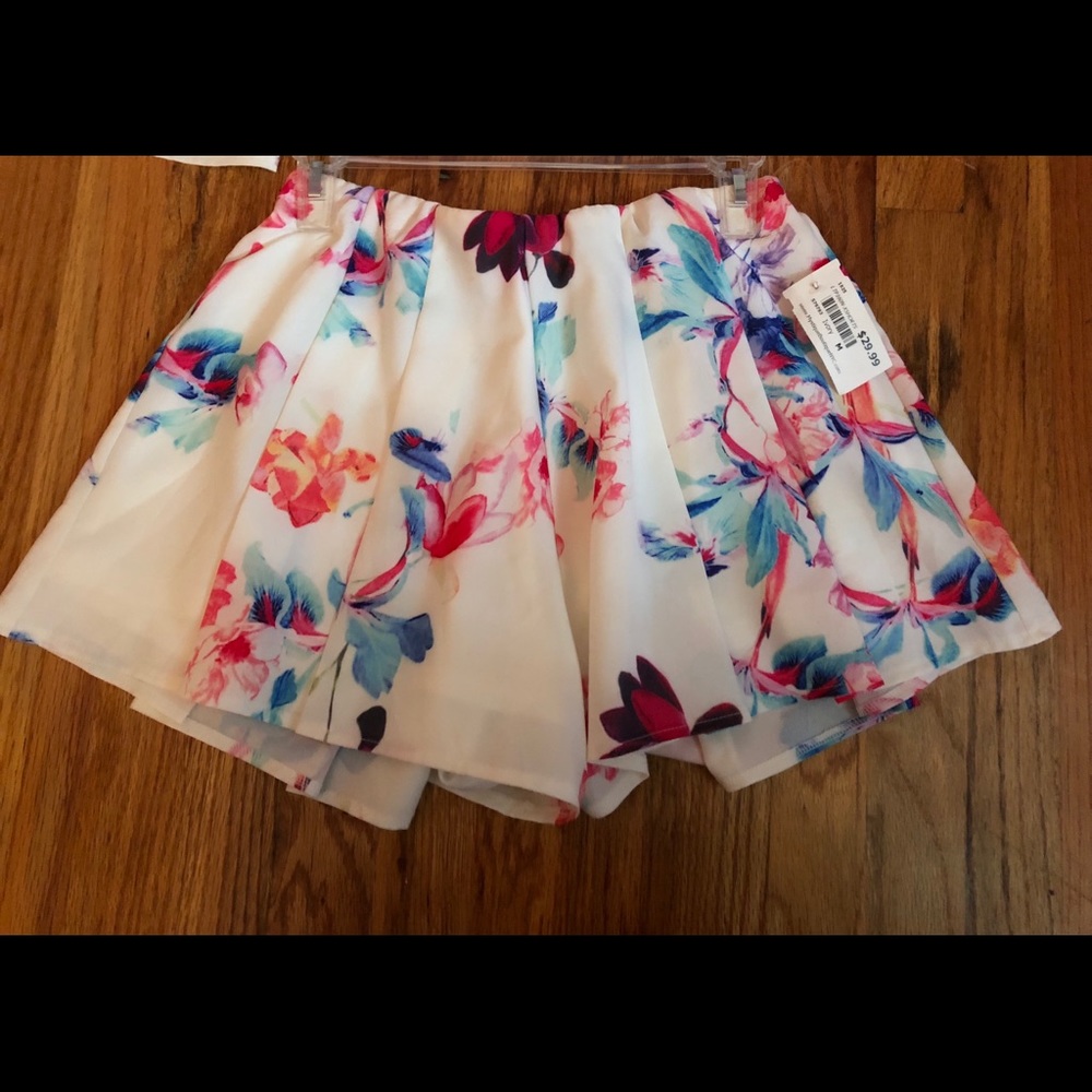 Flowery Two-Piece Set - Picture 2 of 3